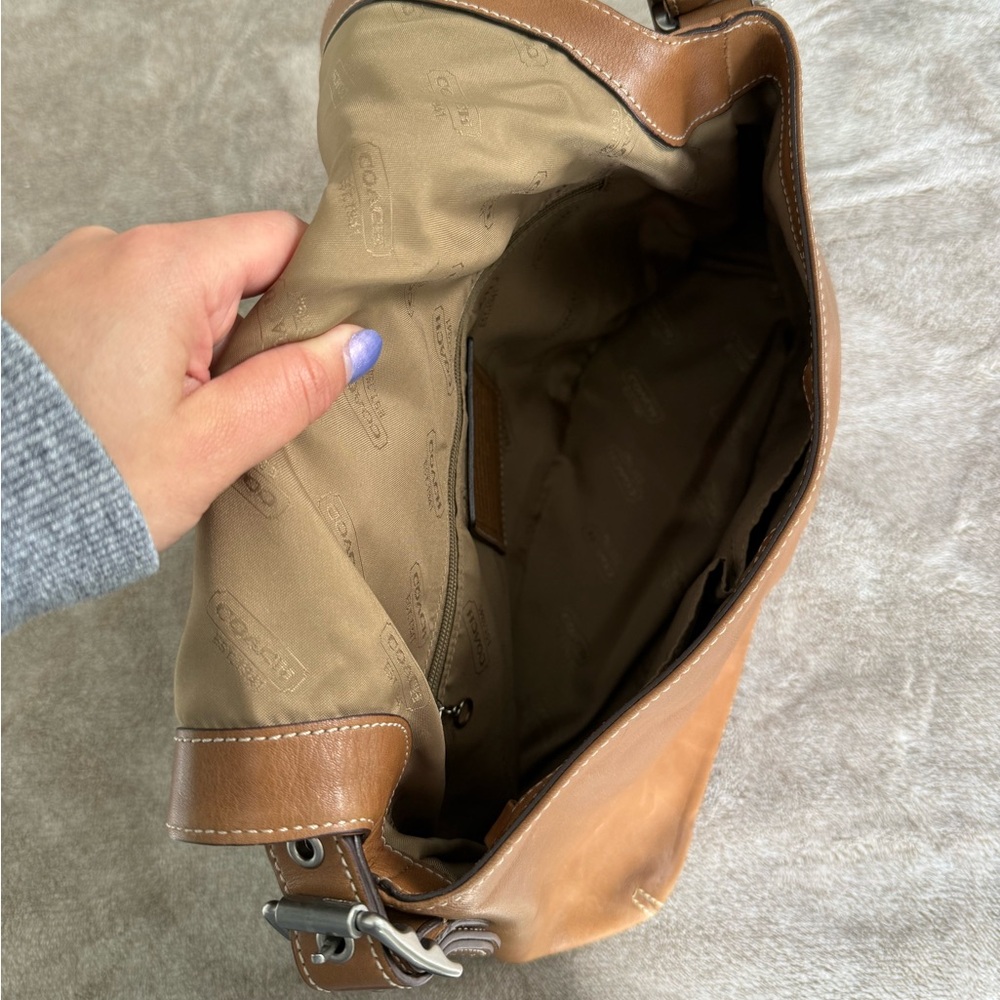 VINTAGE COACH Hampton Tan Leather Flap Shoulder/Crossbody Bag w/ Silver Hardware - Picture 7 of 8